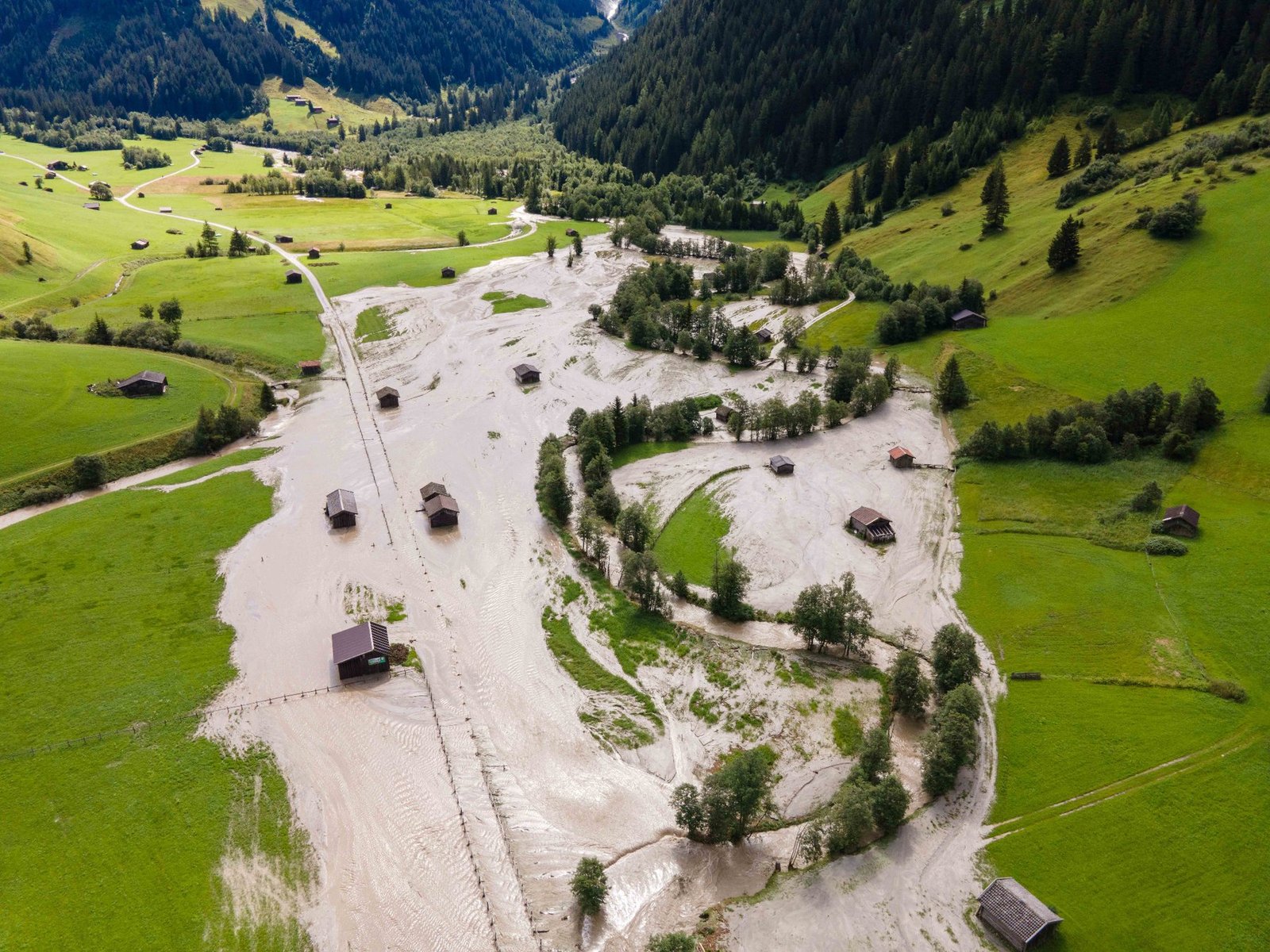 Überflutete Flächen nach einem Unwetter